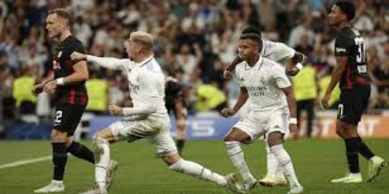 英国足球界的联合抵制：爱游戏解析行动背后的意义 -爱游戏