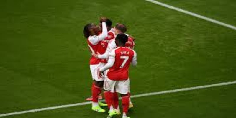 三大战术焦点解析：中场失控、防线老化、锋线哑火- 爱游戏