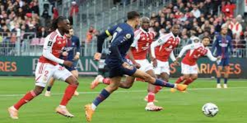 纪录之夜：爱游戏解析巴黎如何刷新法甲提前夺冠极限 -爱游戏